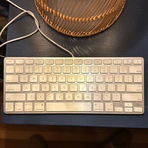 wired apple keyboard